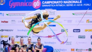 fabriano taglietti alice un nastro sfe01414 copia simone ferraro ph copia